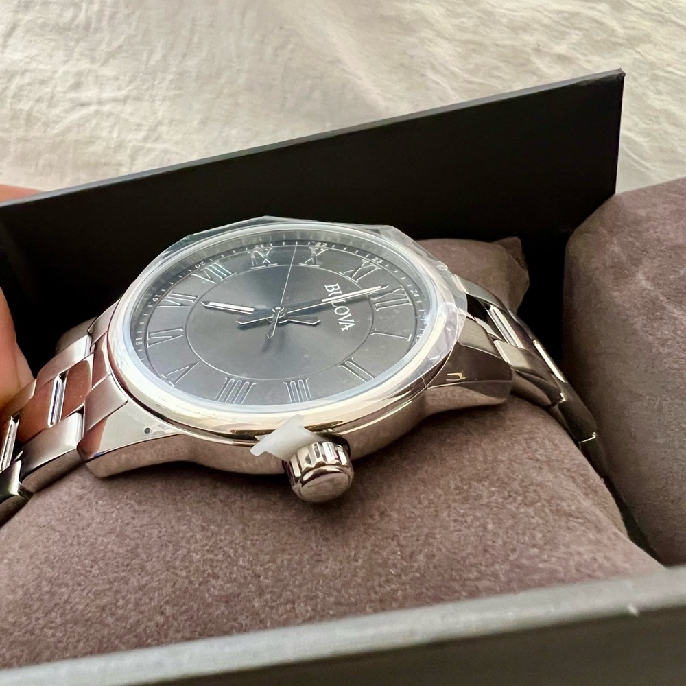 👑✅PRICE FIRM✅Mens Bulova Silver Watch with Black Dial. Brand new! - Picture 4 of 16